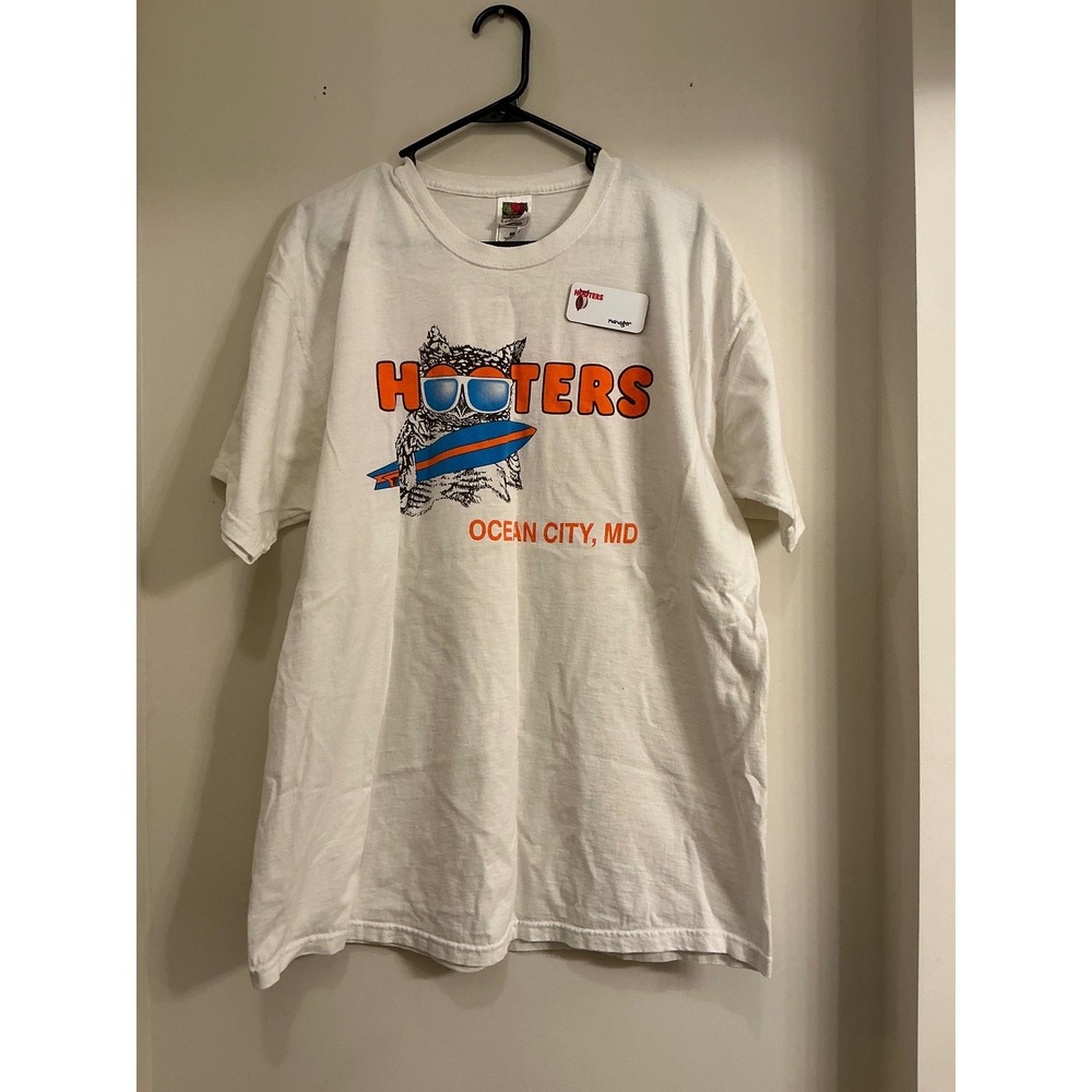 Vintage 1999 hooters Ocean City, Maryland tshirt XL